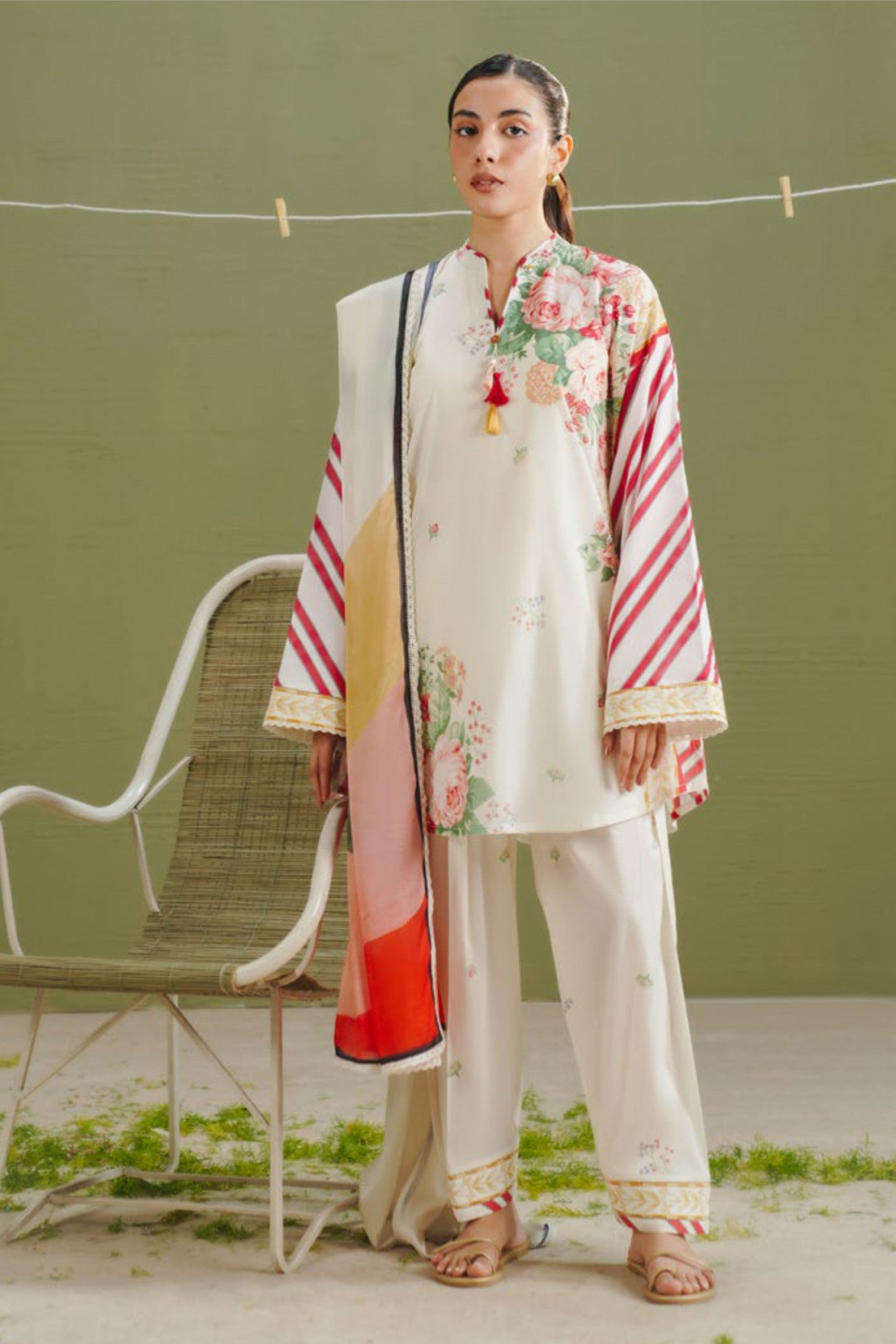Off-White Floral Print Ensemble